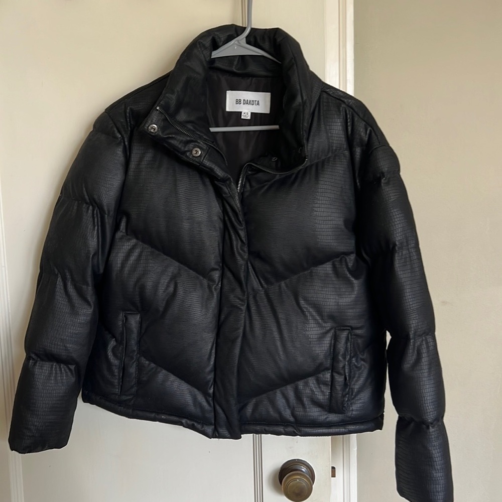 Black textured leather puffer